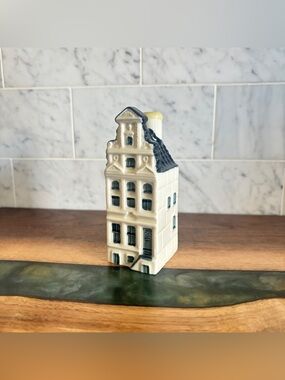 KLM Delft Blue House #69 Bols Distilleries Keizersgracht 319, Amsterdam - Sealed